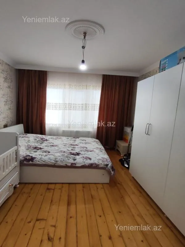 Satılır 2 otaqlı köhnə tikili 65 m²