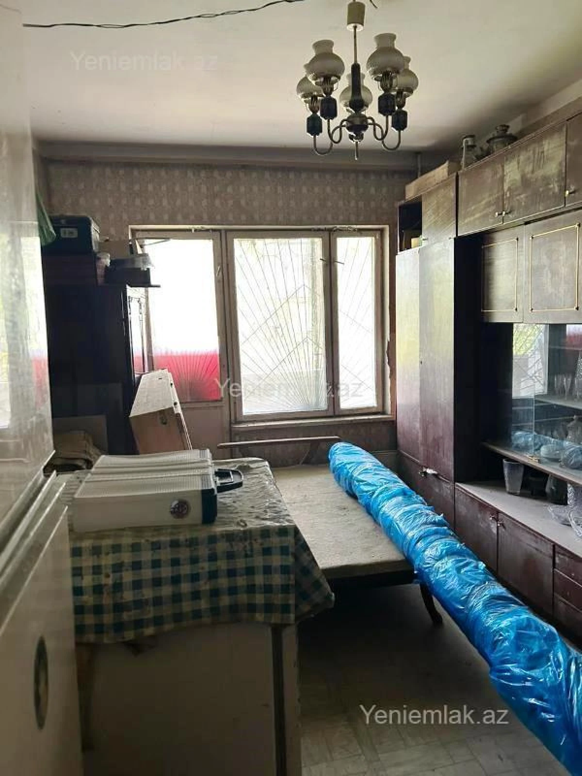 Satılır 4 otaqlı köhnə tikili 90 m²