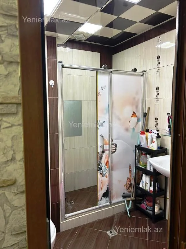 Satılır 4 otaqlı köhnə tikili 90 m²