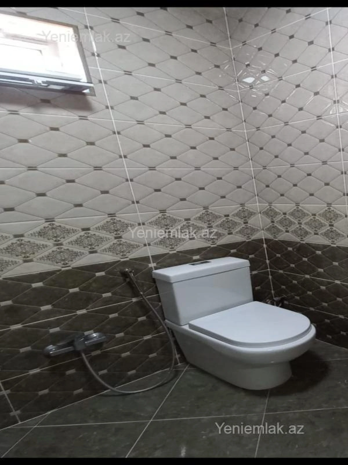 Satılır 6 otaqlı həyət evi 220 m²