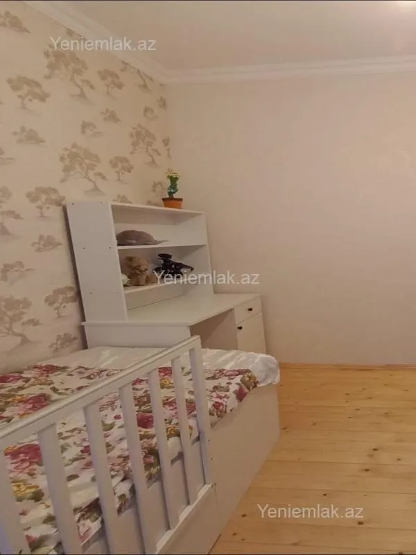 Satılır 6 otaqlı həyət evi 220 m²