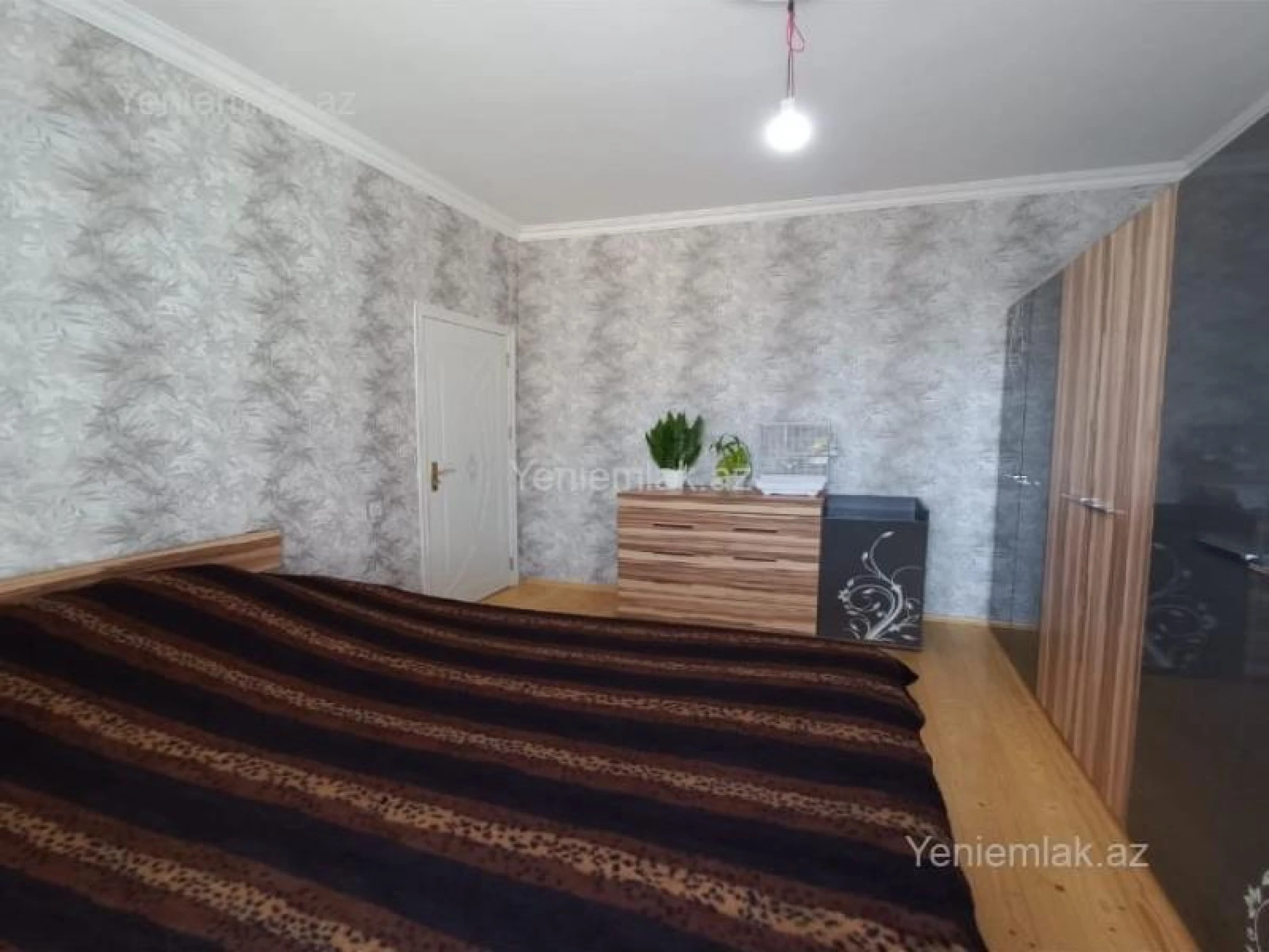 Satılır 6 otaqlı həyət evi 220 m²