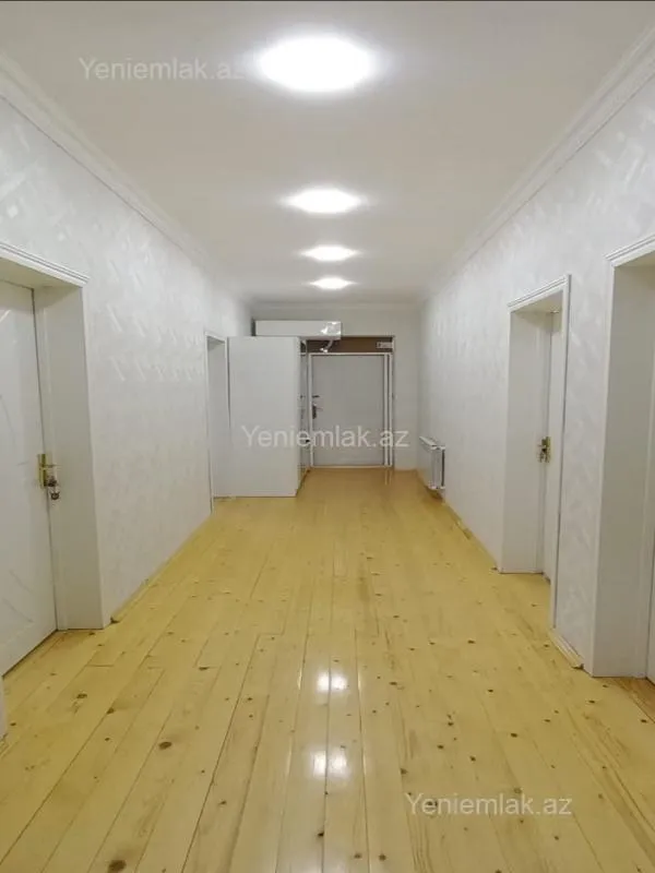 Satılır 6 otaqlı həyət evi 220 m²