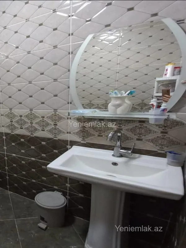 Satılır 6 otaqlı həyət evi 220 m²