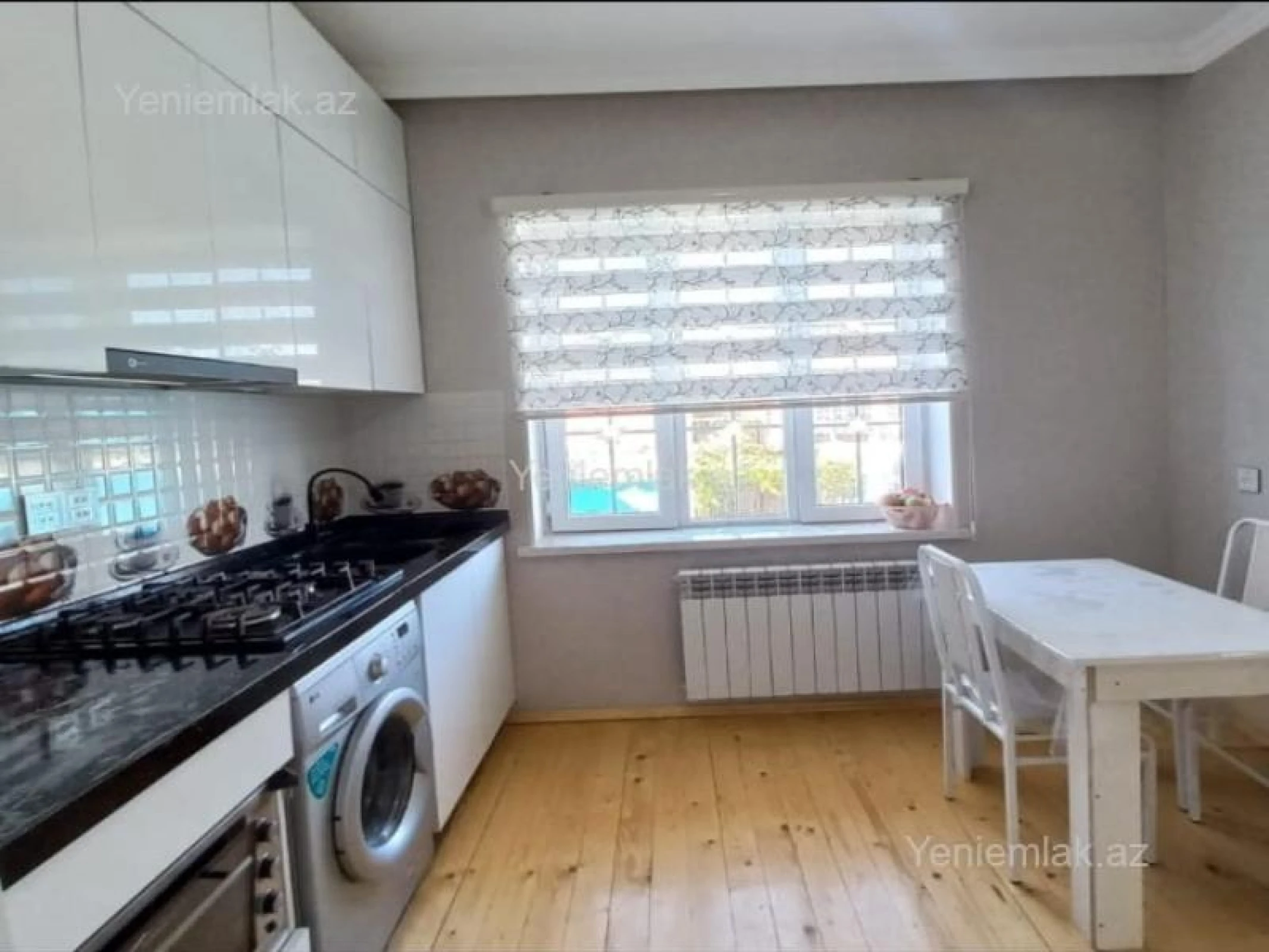 Satılır 6 otaqlı həyət evi 220 m²