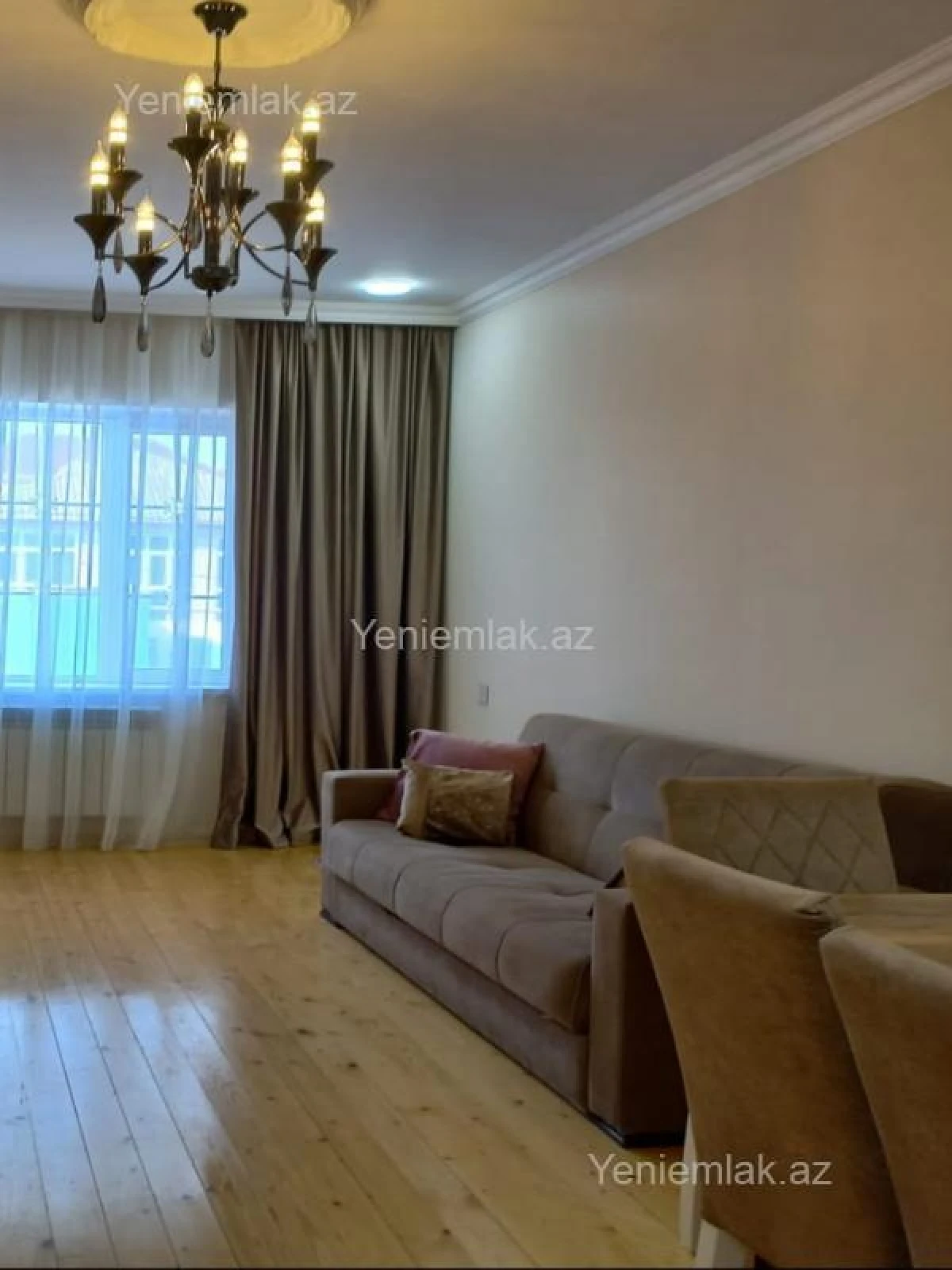 Satılır 6 otaqlı həyət evi 220 m²