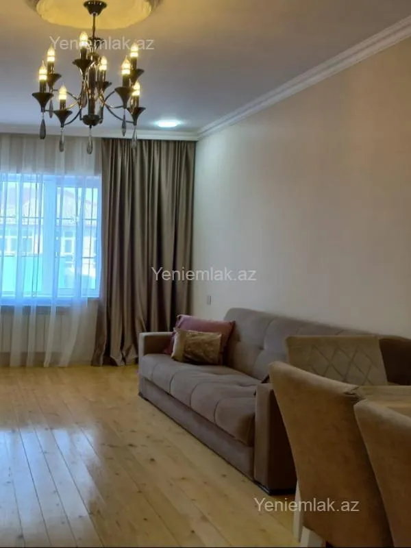 Satılır 6 otaqlı həyət evi 220 m²
