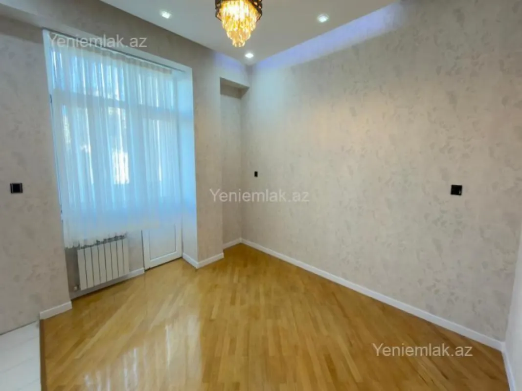 Satılır 3 otaqlı yeni tikili 135 m²