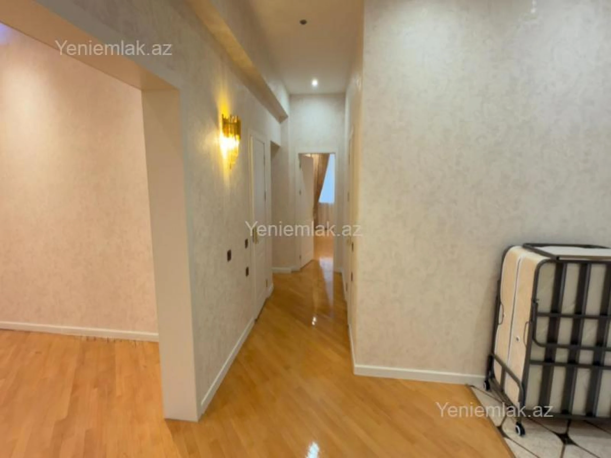 Satılır 3 otaqlı yeni tikili 135 m²