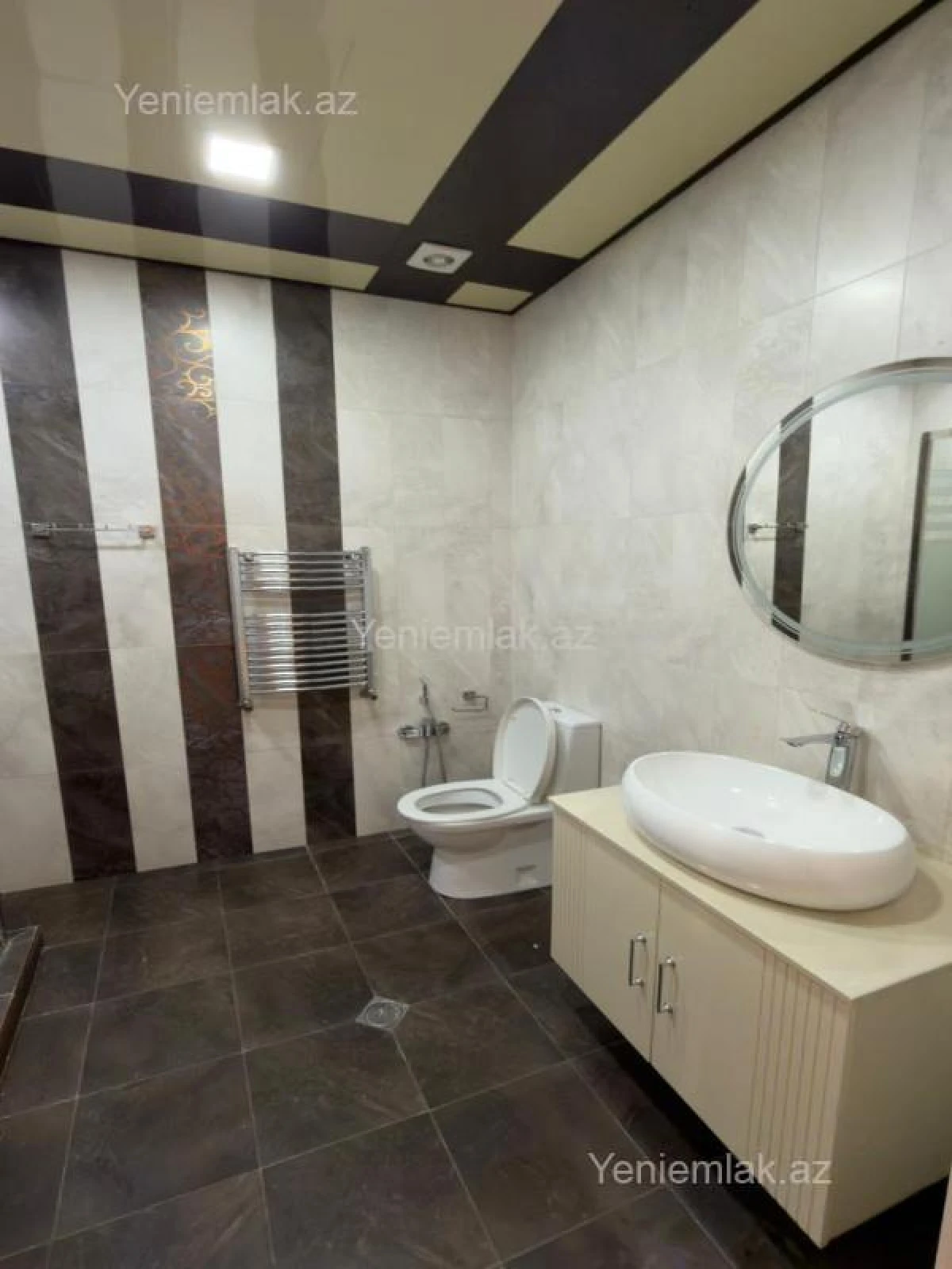 Satılır 3 otaqlı yeni tikili 135 m²