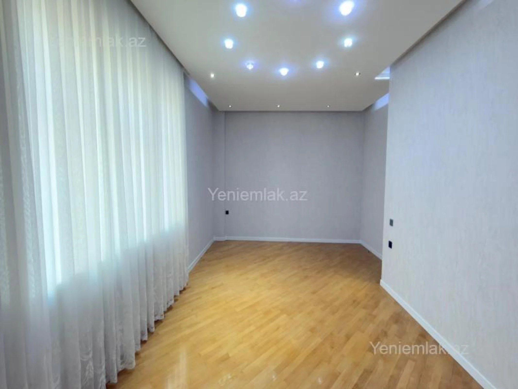 Satılır 3 otaqlı yeni tikili 135 m²