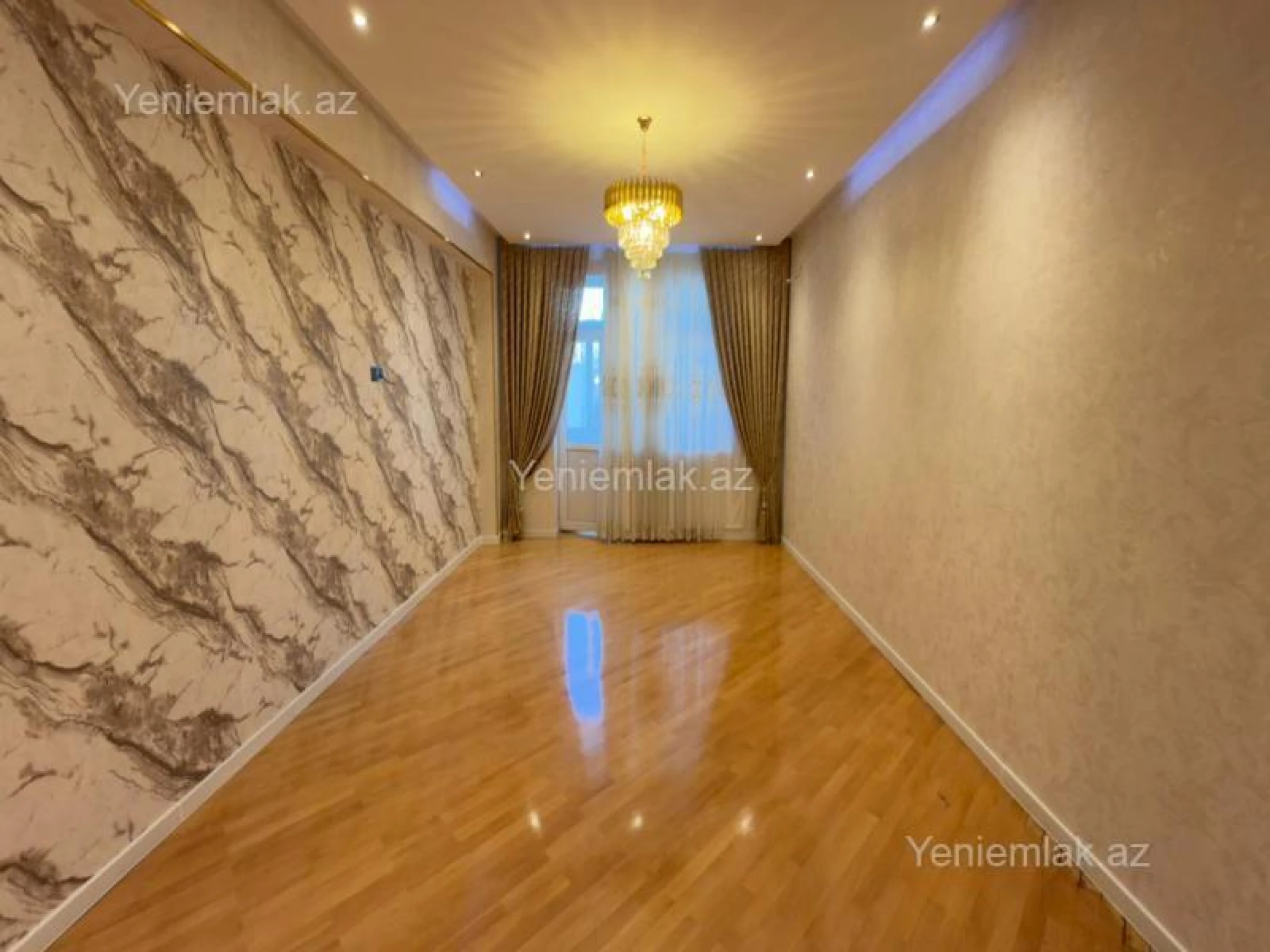 Satılır 3 otaqlı yeni tikili 135 m²