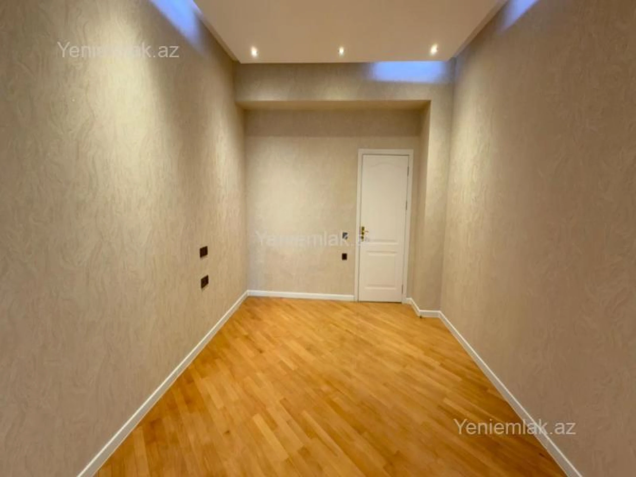 Satılır 3 otaqlı yeni tikili 135 m²