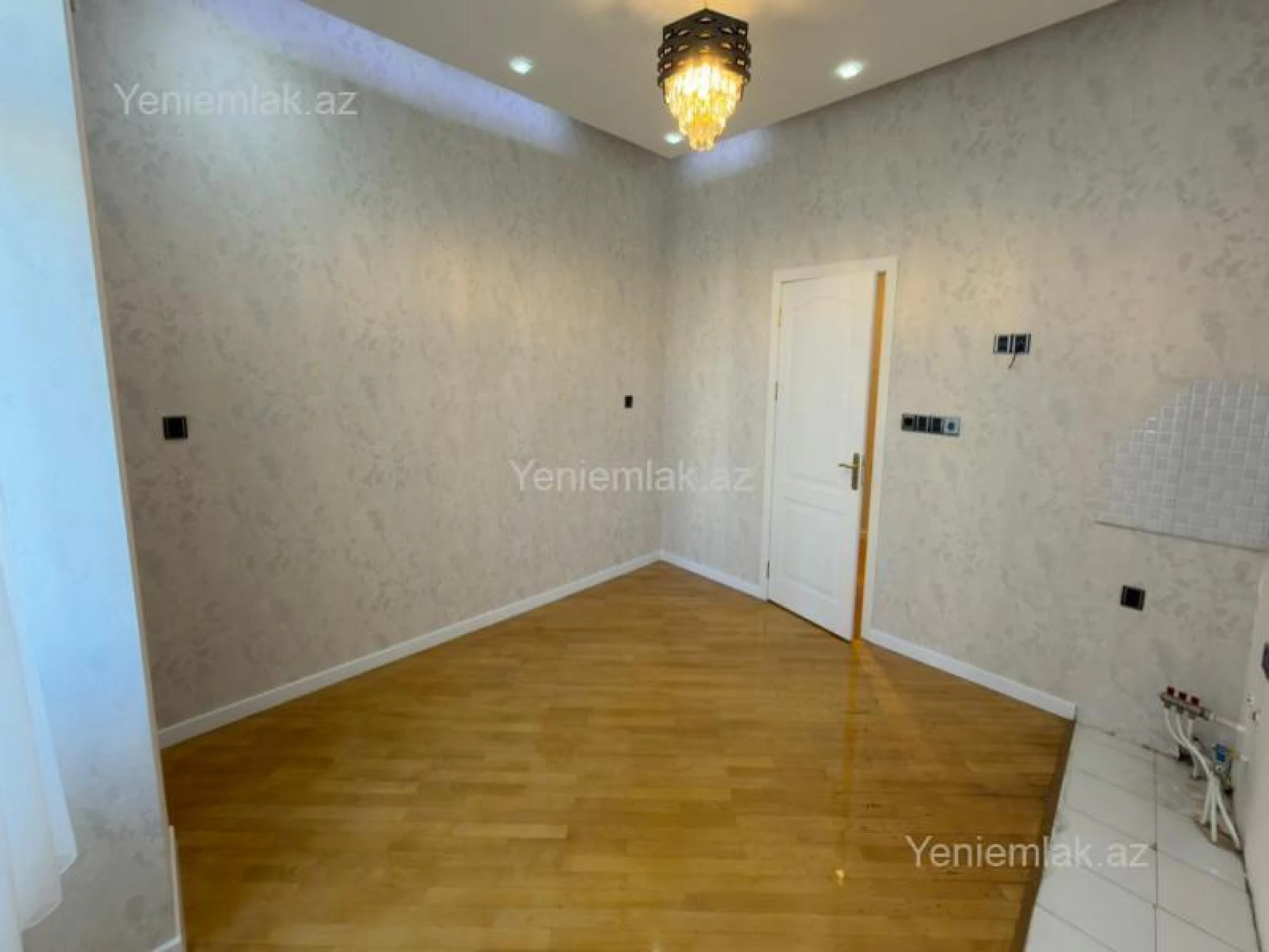 Satılır 3 otaqlı yeni tikili 135 m²