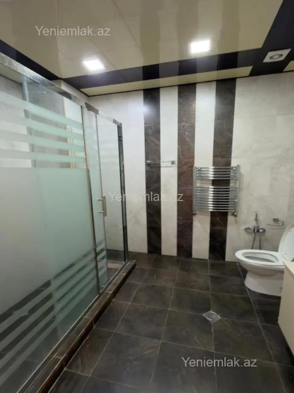 Satılır 3 otaqlı yeni tikili 135 m²
