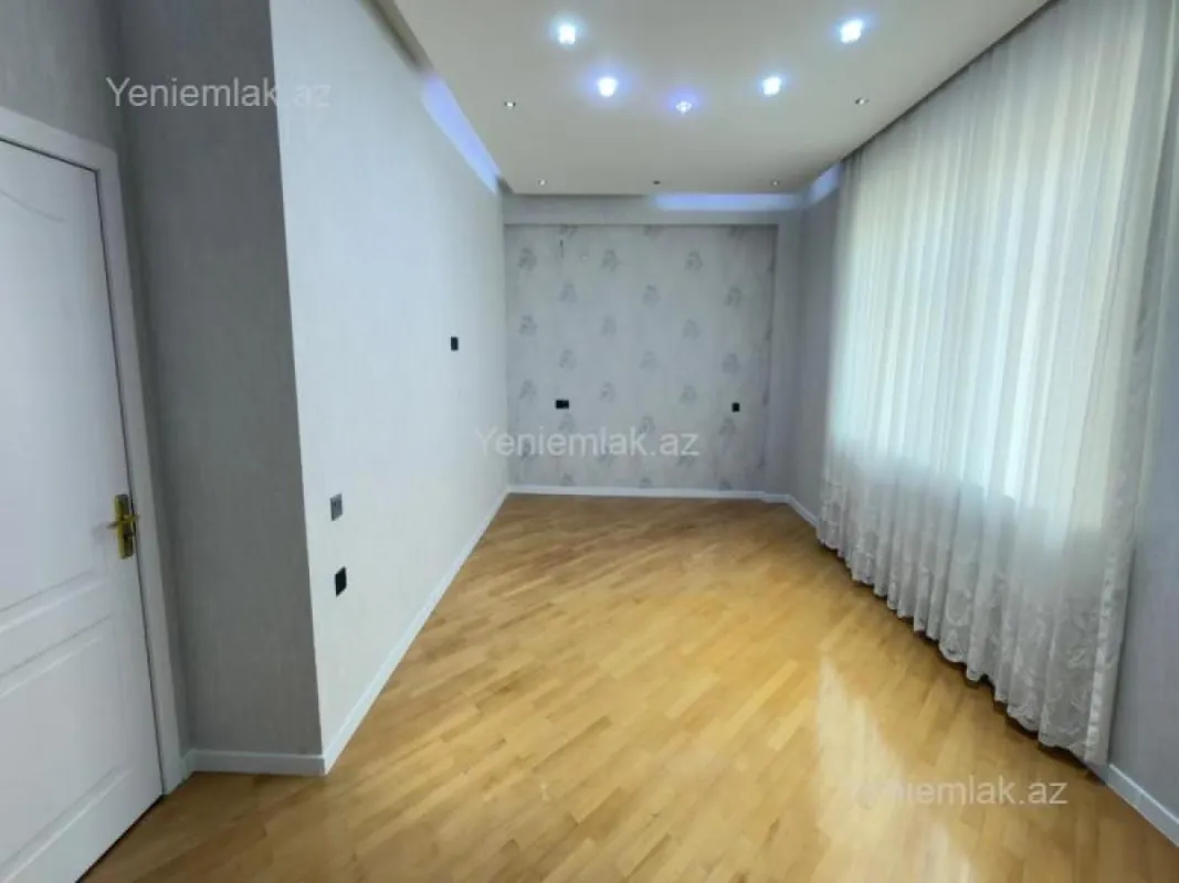 Satılır 3 otaqlı yeni tikili 135 m²
