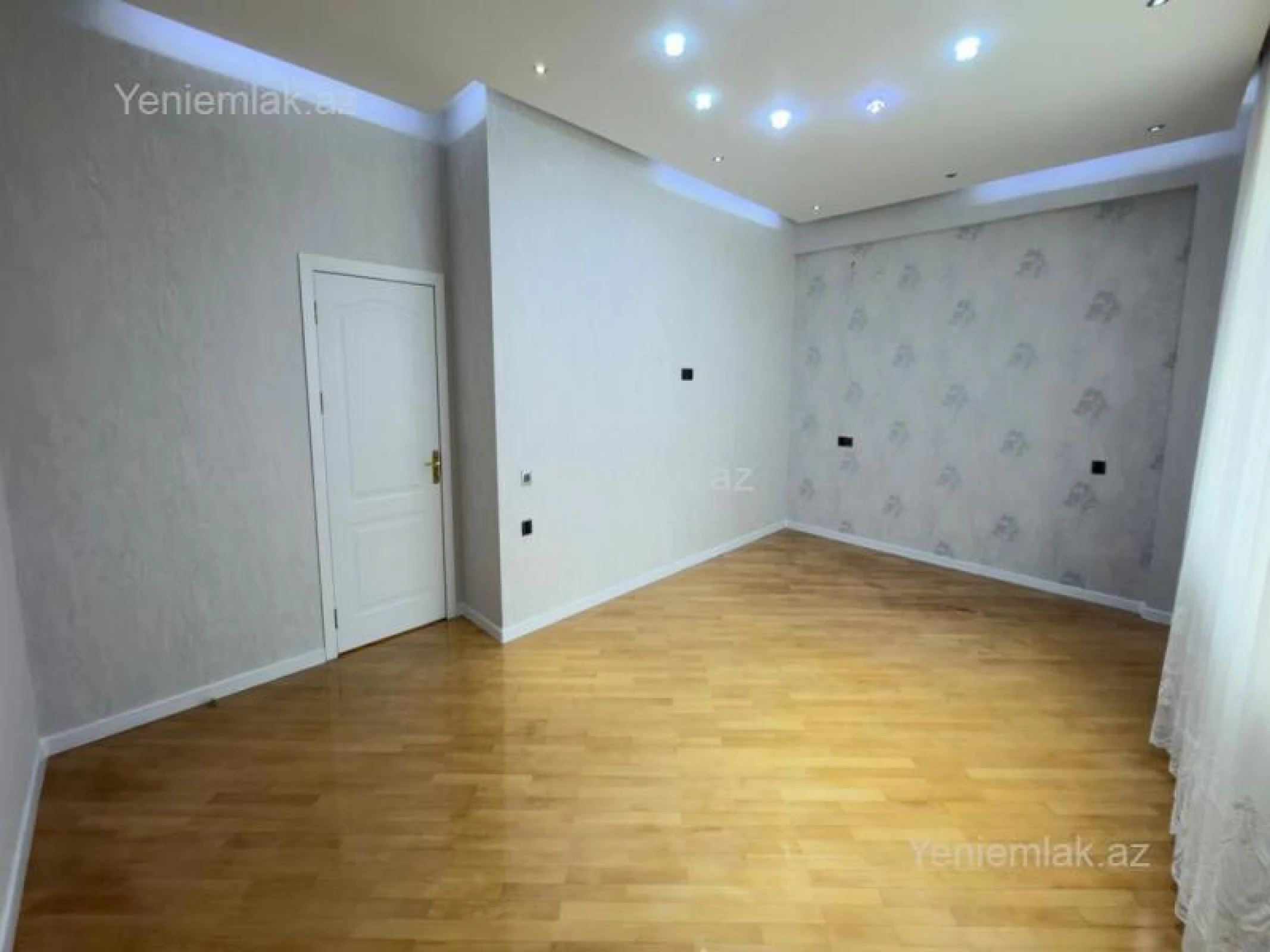 Satılır 3 otaqlı yeni tikili 135 m²