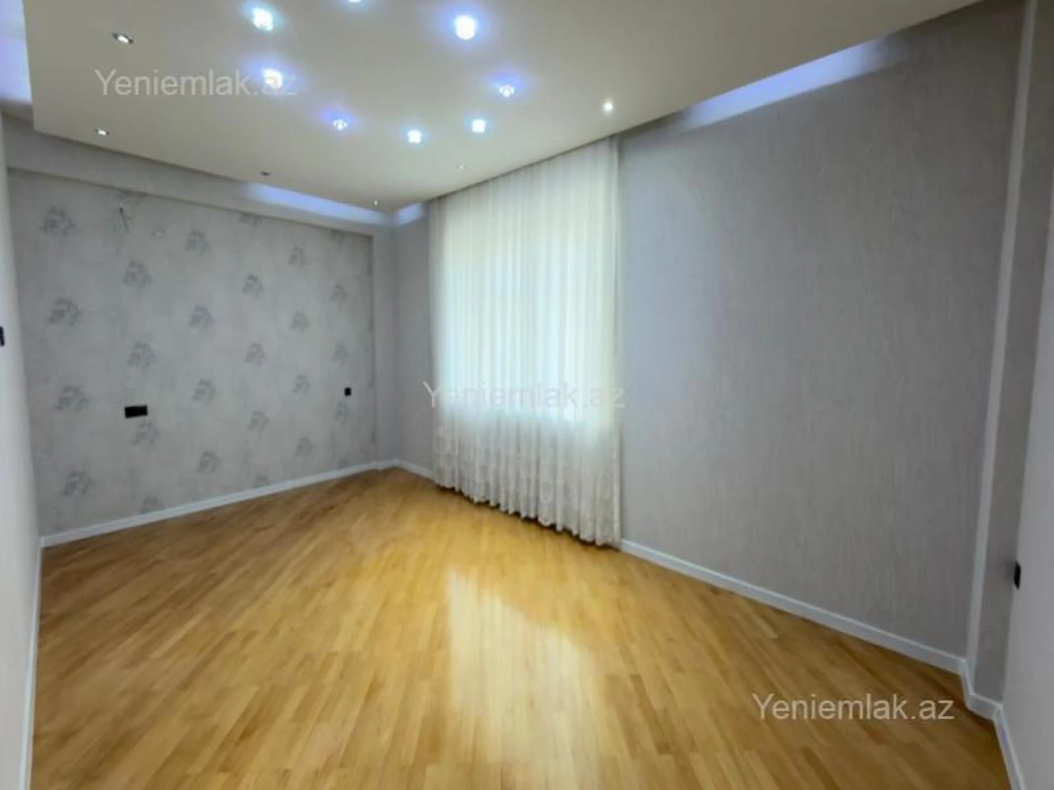 Satılır 3 otaqlı yeni tikili 135 m²