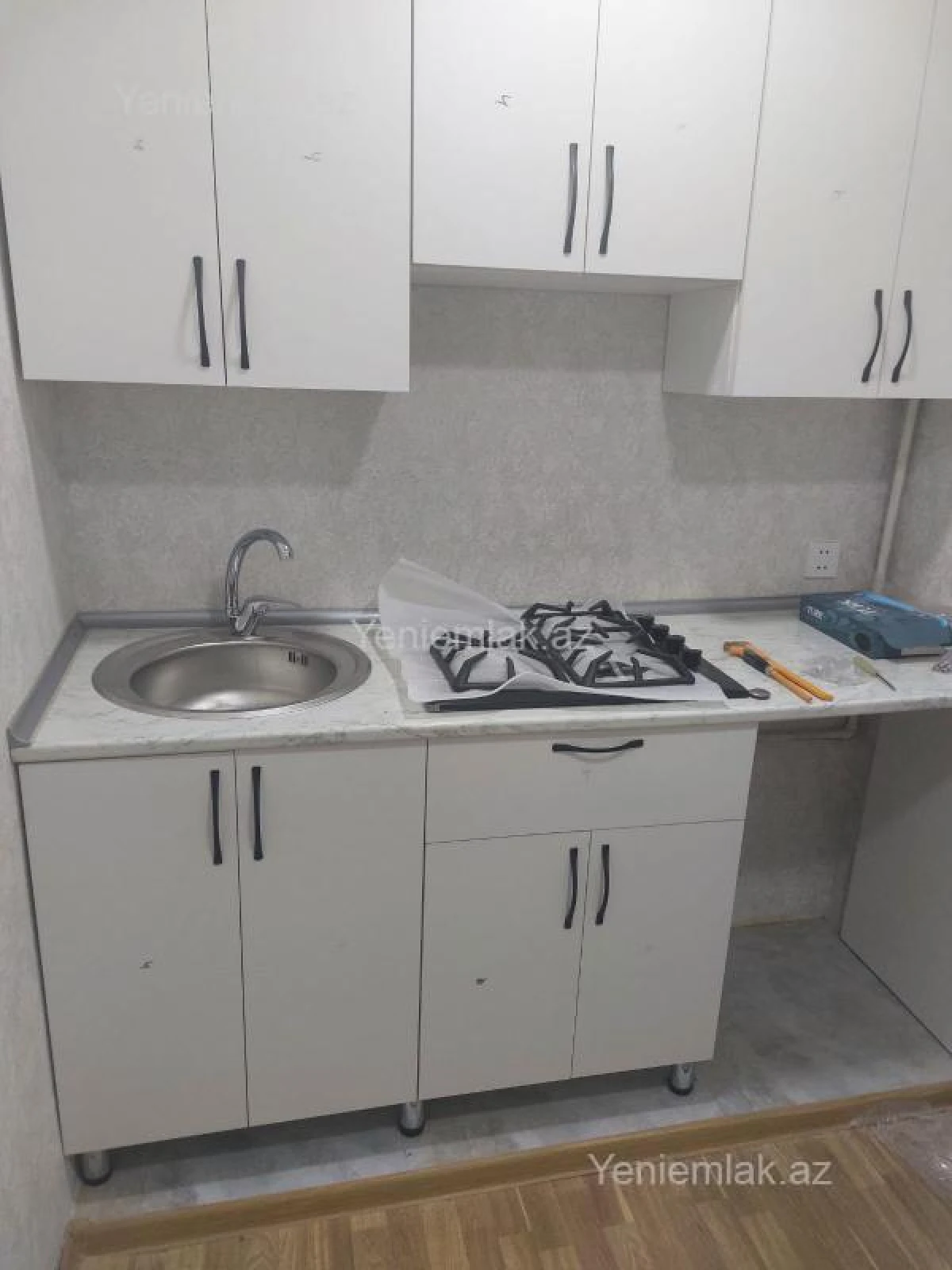 Satılır 1 otaqlı köhnə tikili 45 m²