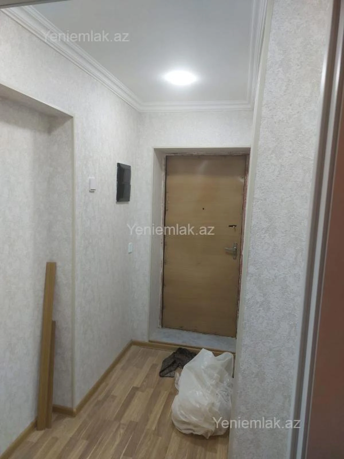 Satılır 1 otaqlı köhnə tikili 45 m²