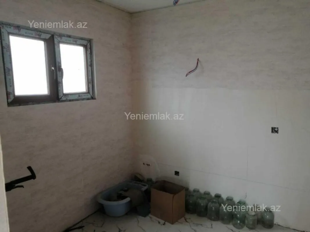 Satılır 4 otaqlı həyət evi 100 m²