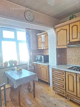 Satılır 2 otaqlı köhnə tikili 70.2 m²