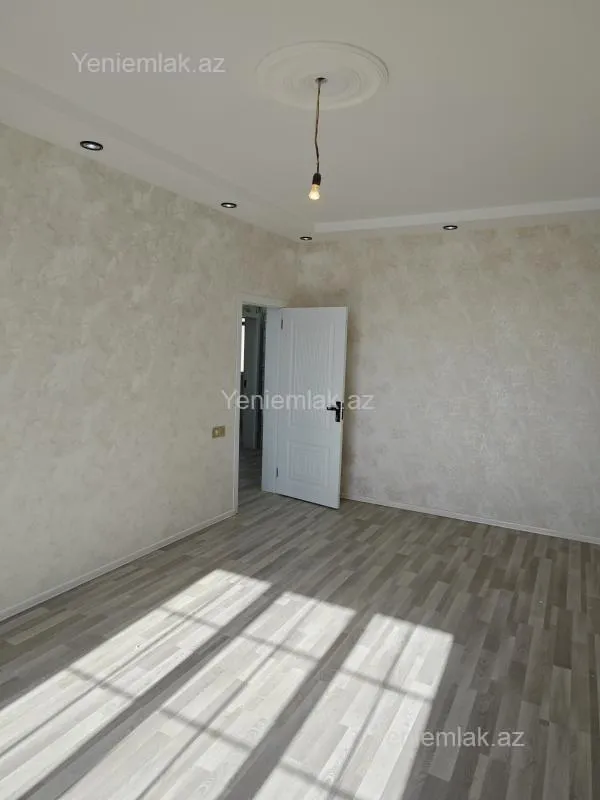 Satılır 4 otaqlı həyət evi 100 m²
