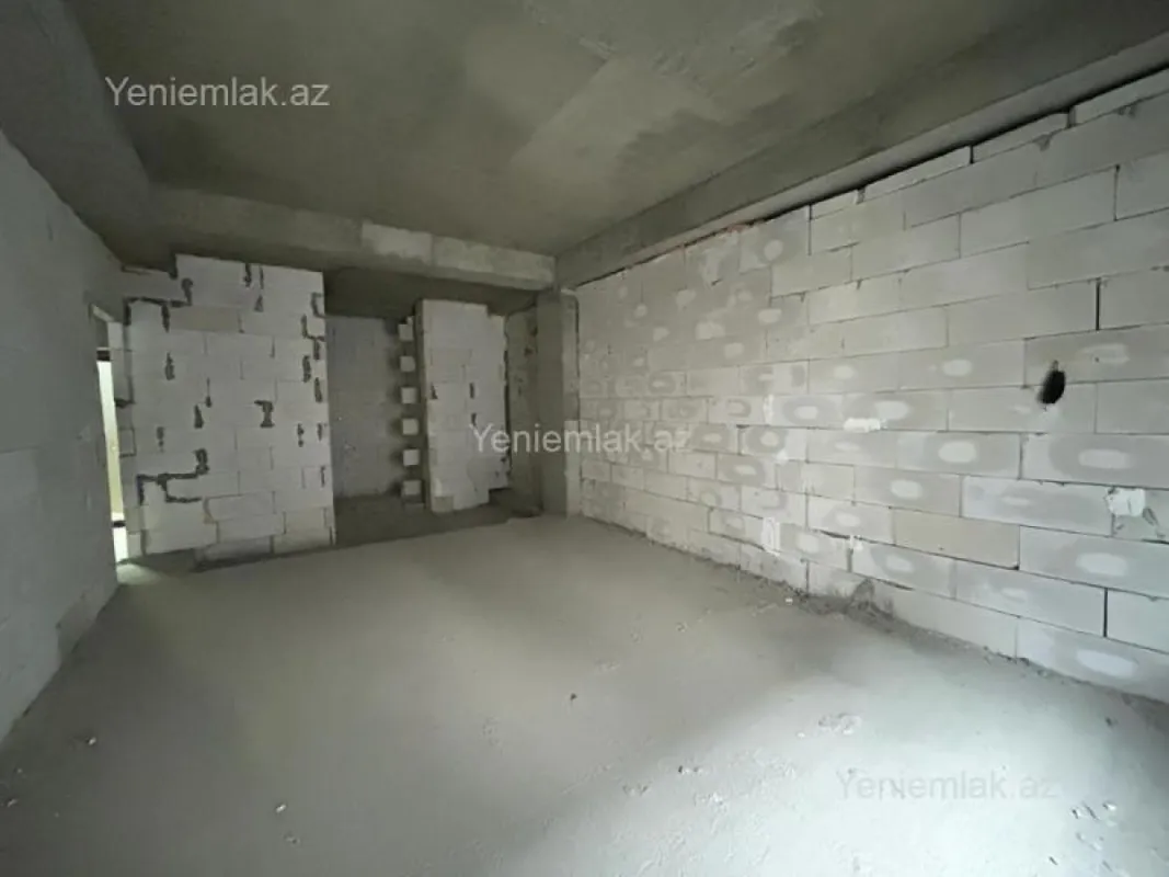 Satılır 3 otaqlı yeni tikili 130 m²