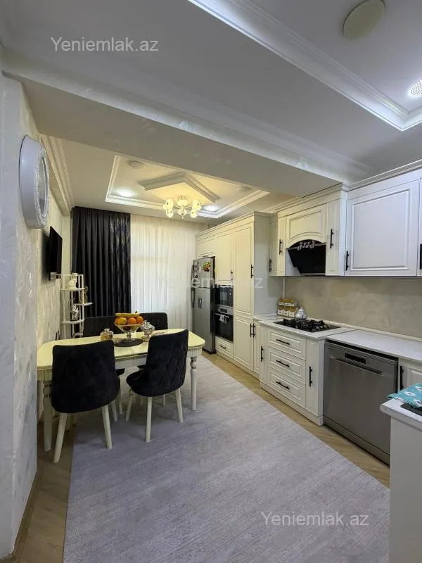 Satılır 3 otaqlı yeni tikili 130 m²