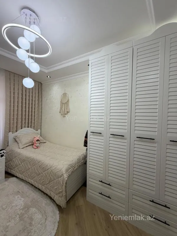 Satılır 3 otaqlı yeni tikili 130 m²