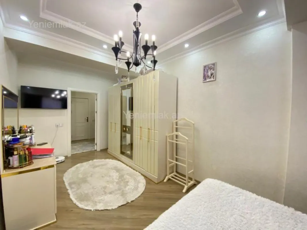 Satılır 3 otaqlı yeni tikili 130 m²