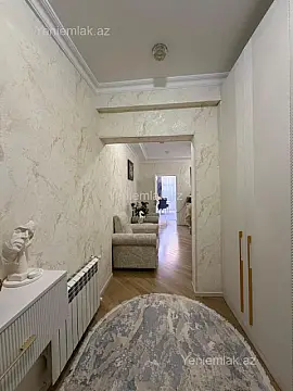 Satılır 3 otaqlı yeni tikili 130 m²