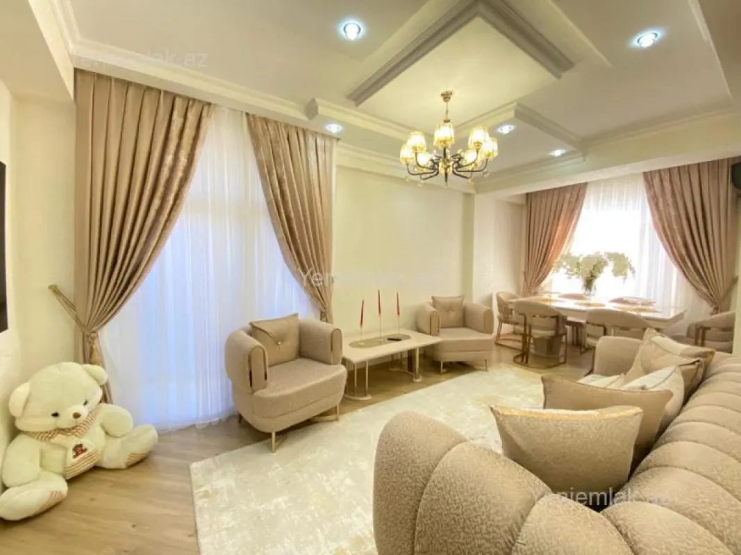 Satılır 3 otaqlı yeni tikili 130 m²