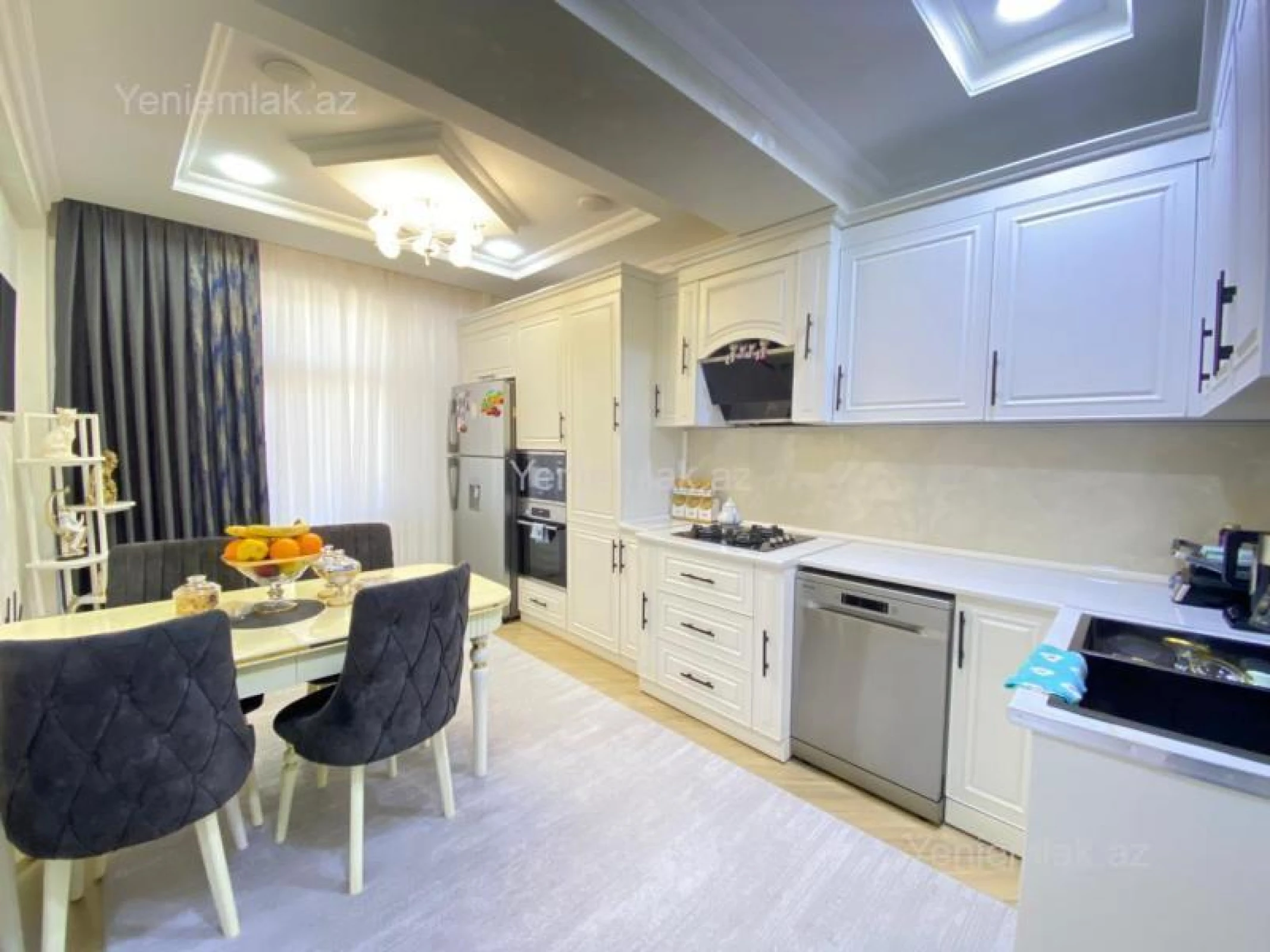 Satılır 3 otaqlı yeni tikili 130 m²