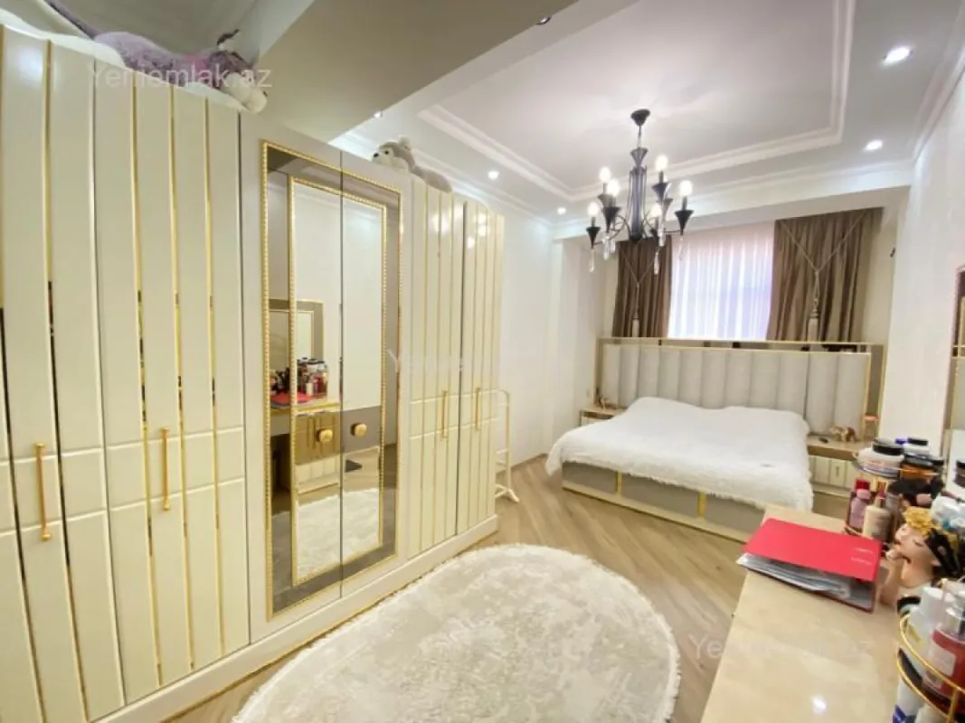 Satılır 3 otaqlı yeni tikili 130 m²