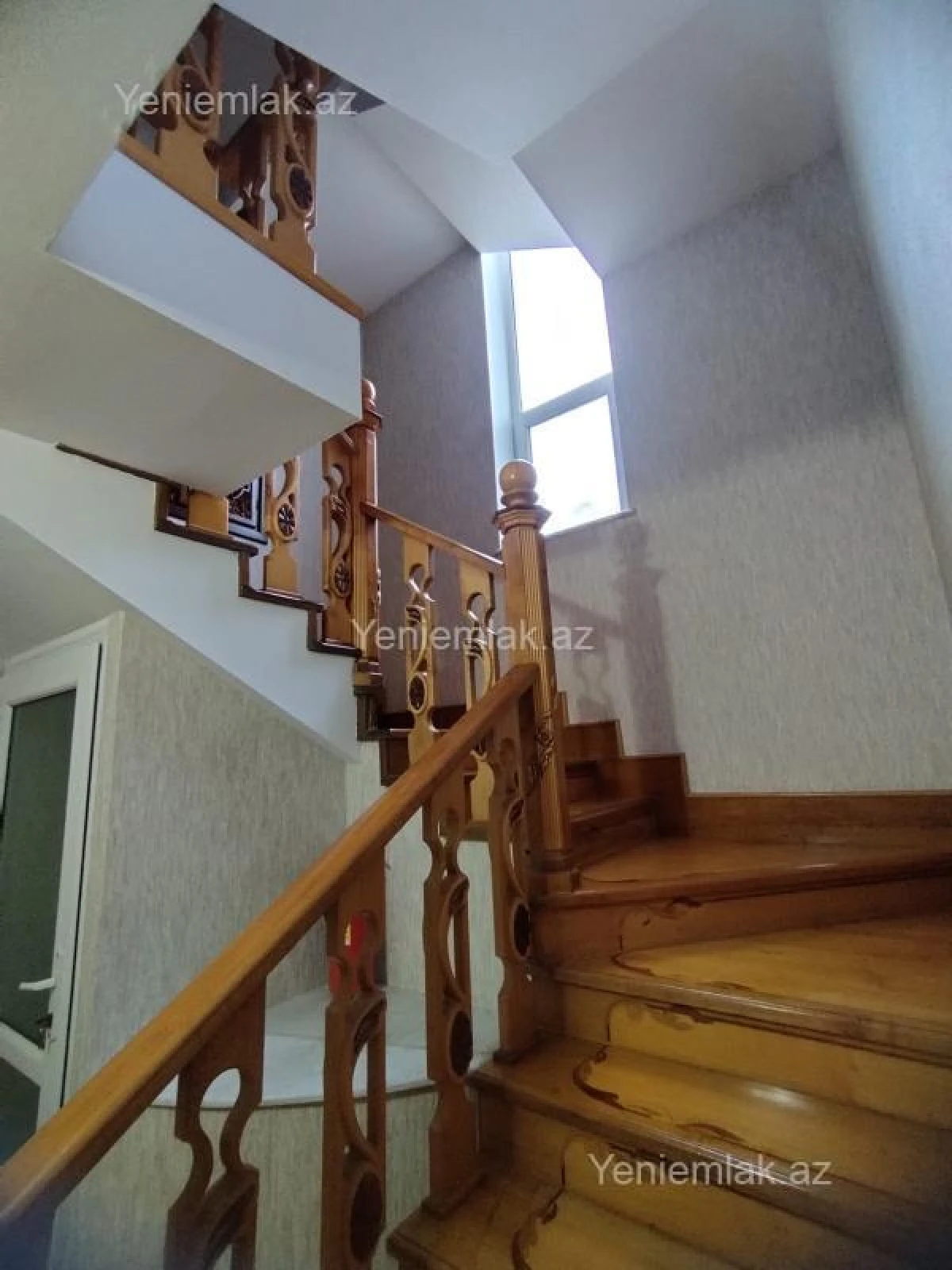 Satılır 6 otaqlı həyət evi 600 m²