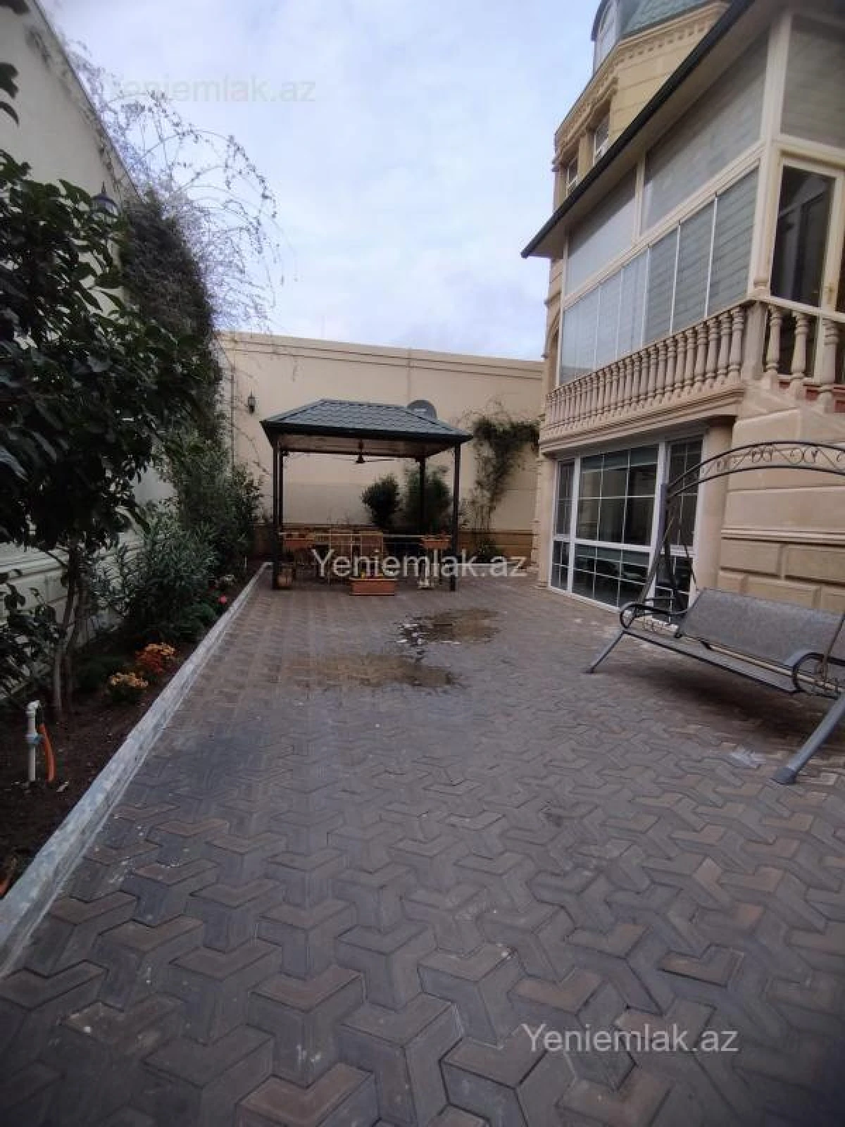 Satılır 6 otaqlı həyət evi 600 m²