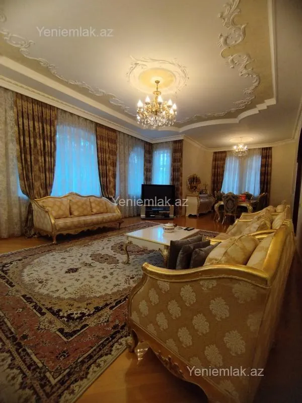 Satılır 6 otaqlı həyət evi 600 m²