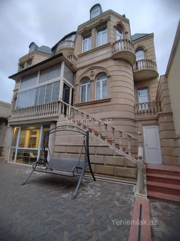Satılır 6 otaqlı həyət evi 600 m²