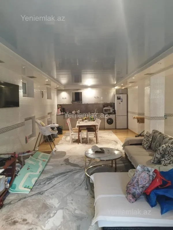 Satılır 6 otaqlı həyət evi 600 m²