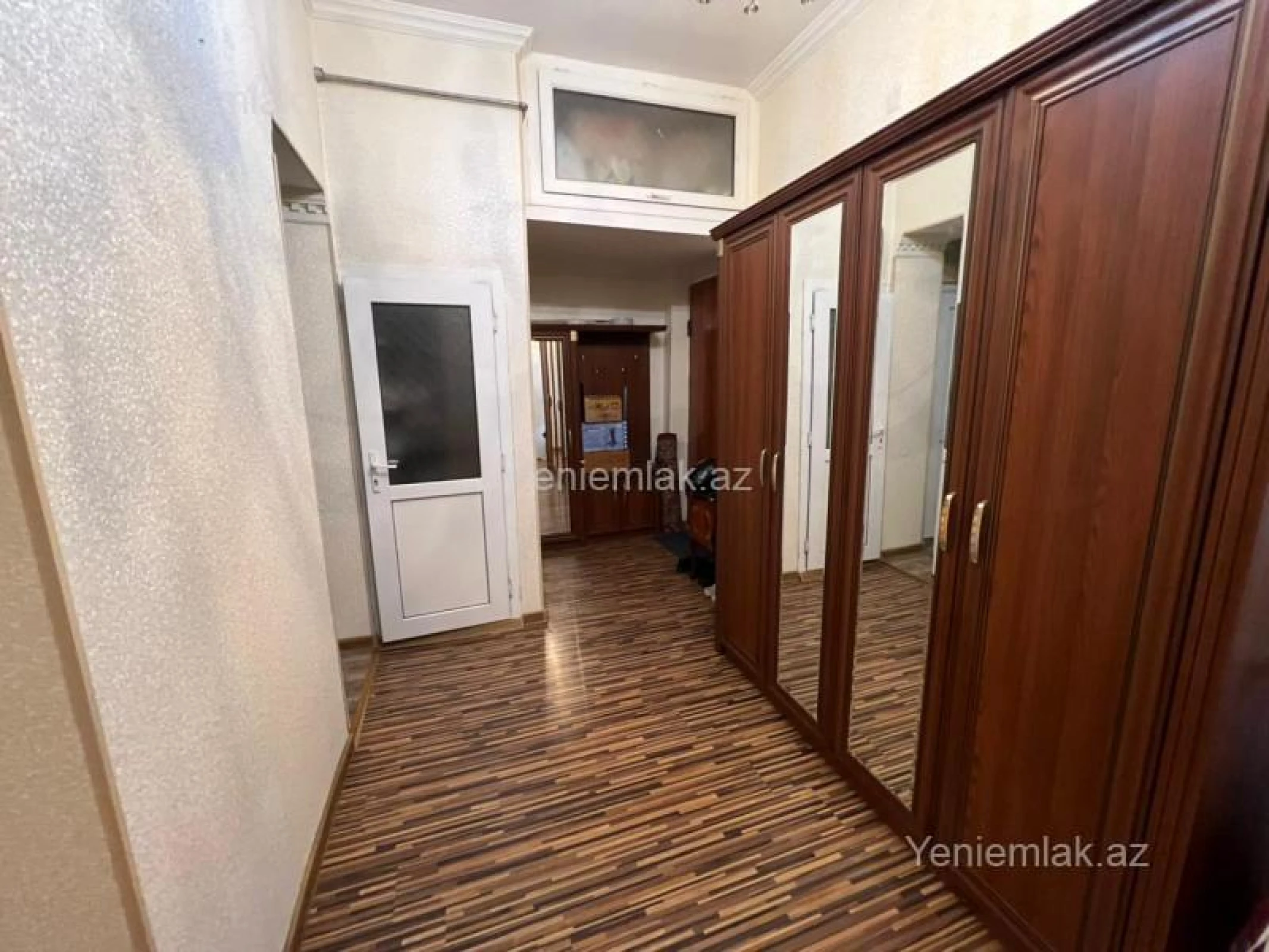 Satılır 3 otaqlı köhnə tikili 95 m²