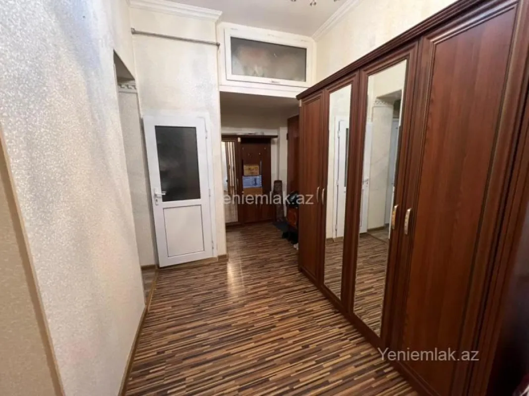 Satılır 3 otaqlı köhnə tikili 95 m²