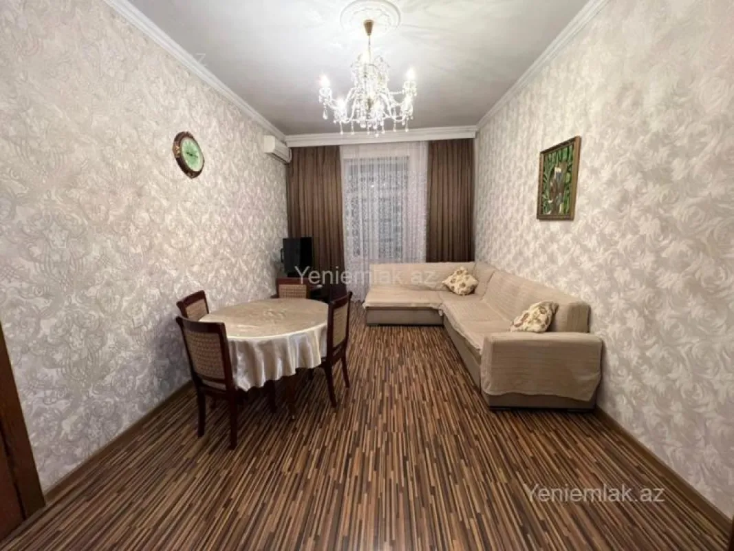 Satılır 3 otaqlı köhnə tikili 95 m²