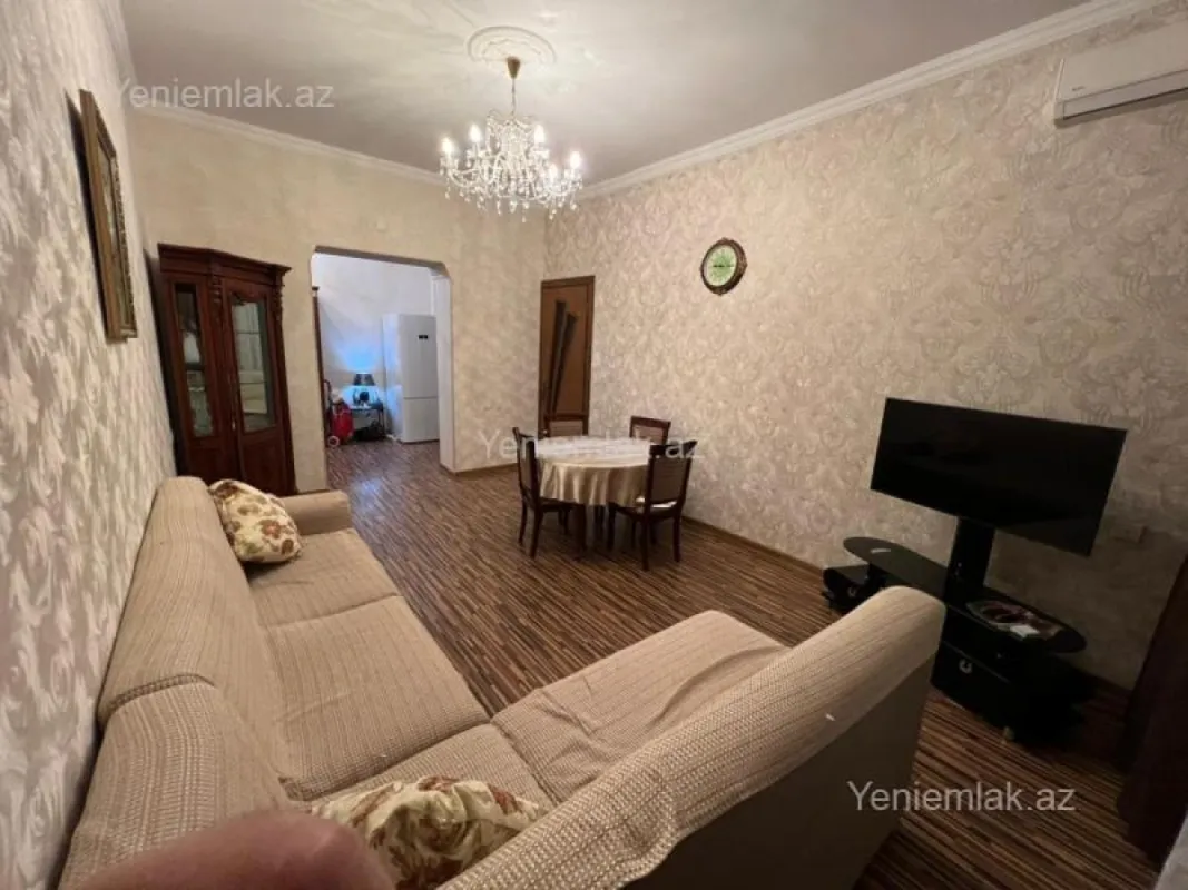 Satılır 3 otaqlı köhnə tikili 95 m²