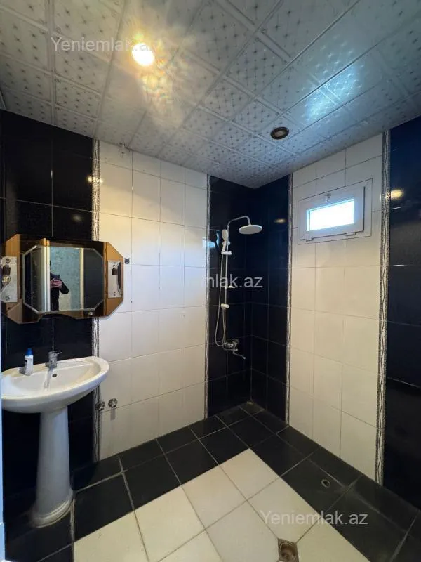 Satılır 4 otaqlı həyət evi 115 m²