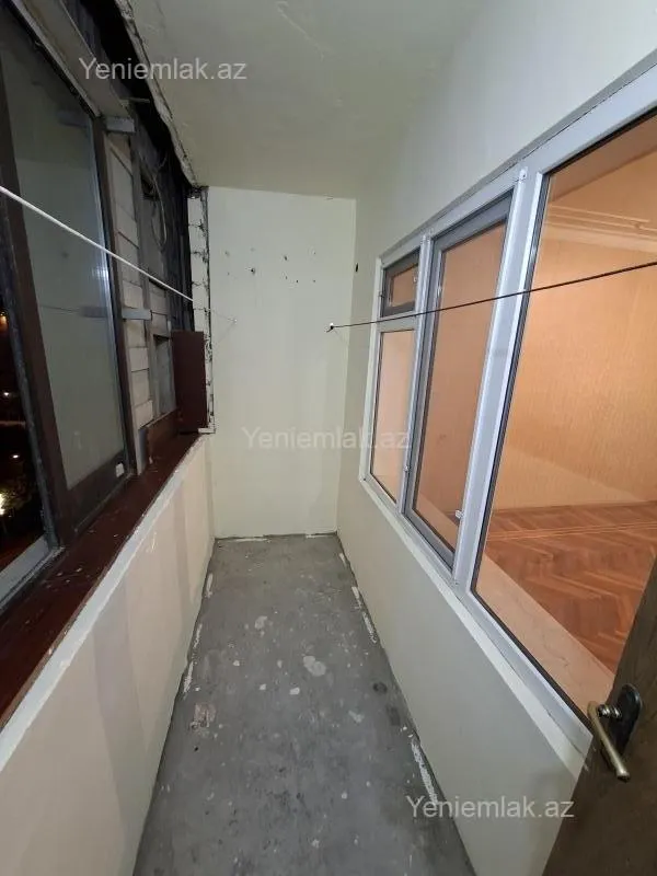 Satılır 3 otaqlı köhnə tikili 90 m²