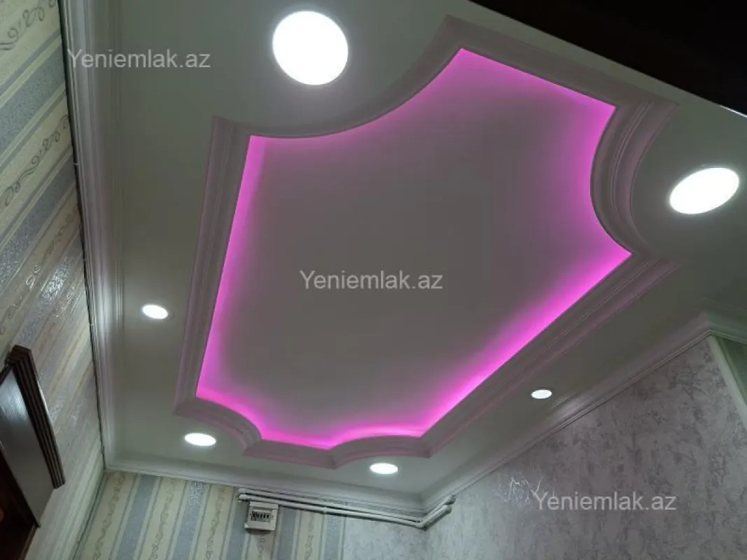 Satılır 3 otaqlı köhnə tikili 90 m²