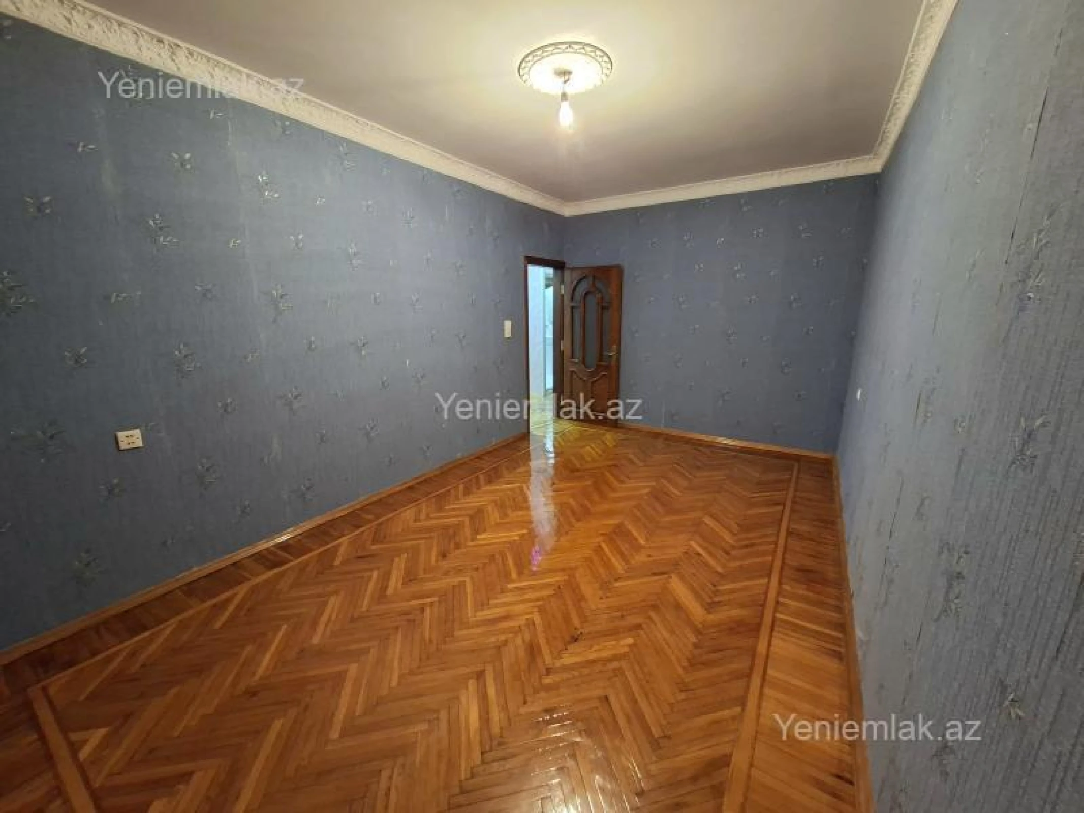 Satılır 3 otaqlı köhnə tikili 90 m²