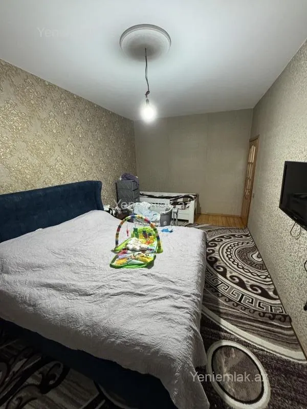 Satılır 2 otaqlı köhnə tikili 55 m²