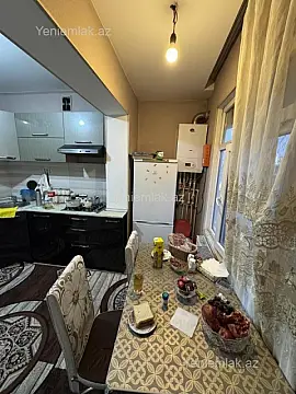 Satılır 2 otaqlı köhnə tikili 55 m²